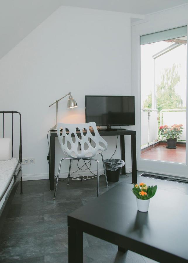 Gaestehaus Vigliarolo Gewerblich Jedes Zimmer Eigenes Bad Gemeinschaftskueche Elmshorn Esterno foto