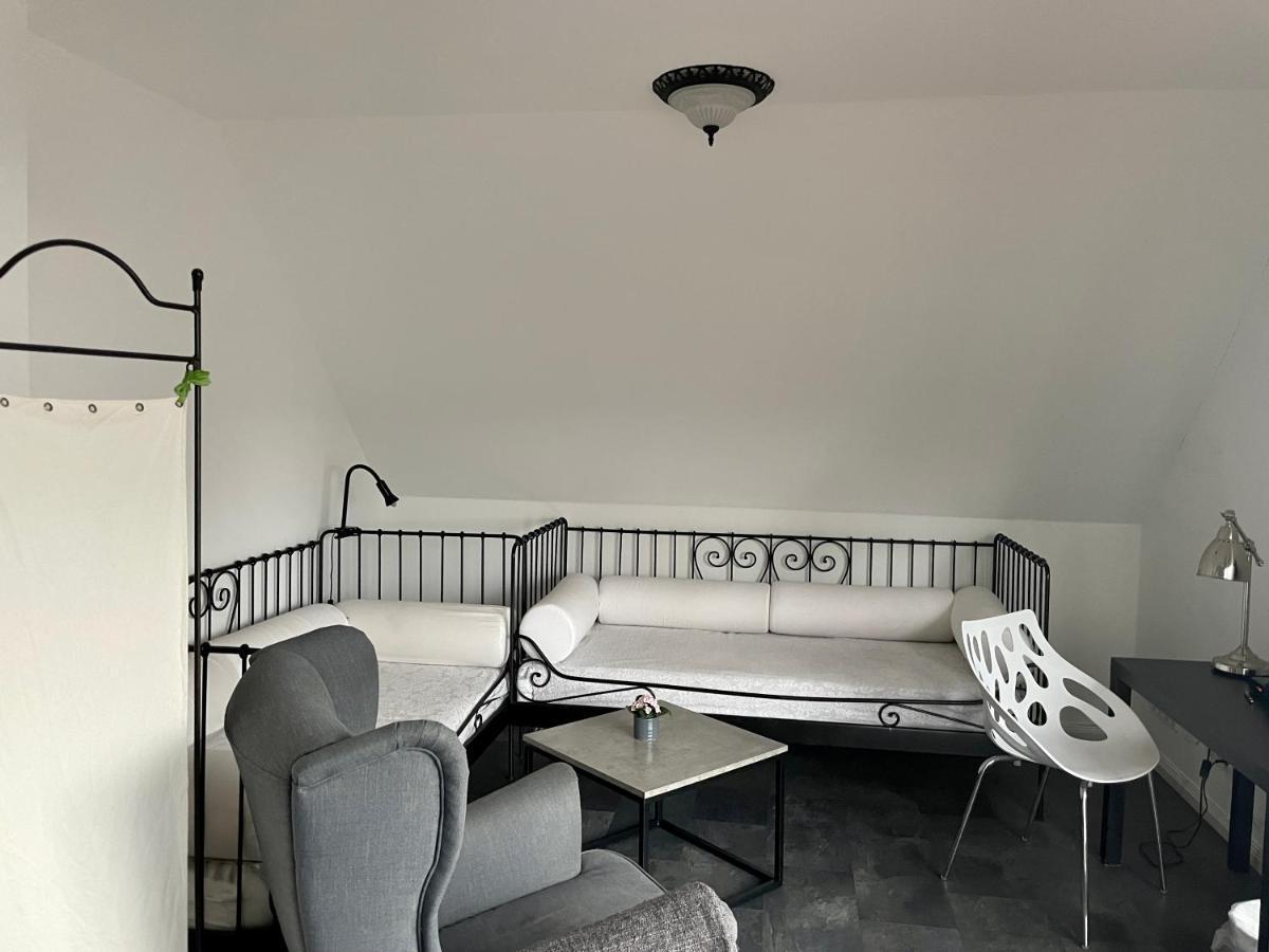 Gaestehaus Vigliarolo Gewerblich Jedes Zimmer Eigenes Bad Gemeinschaftskueche Elmshorn Esterno foto