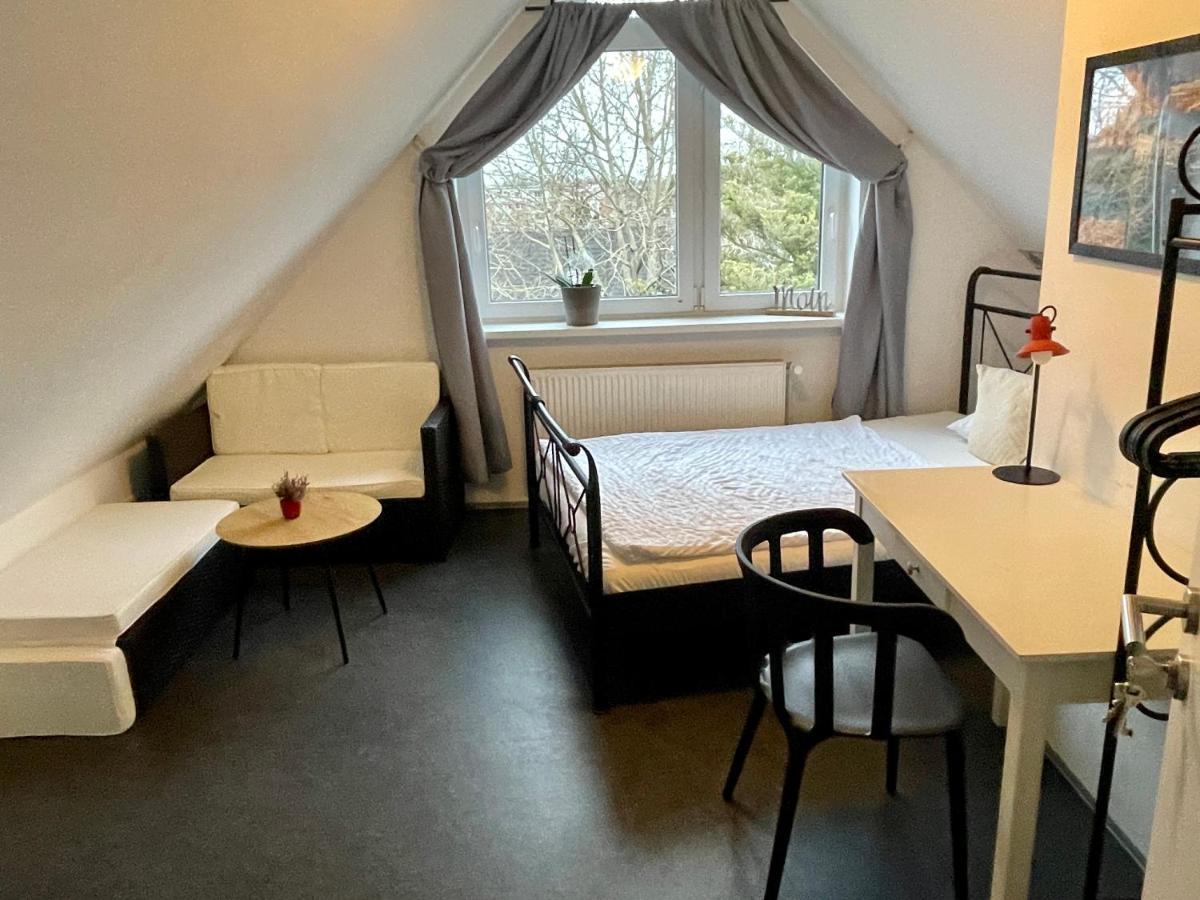 Gaestehaus Vigliarolo Gewerblich Jedes Zimmer Eigenes Bad Gemeinschaftskueche Elmshorn Esterno foto